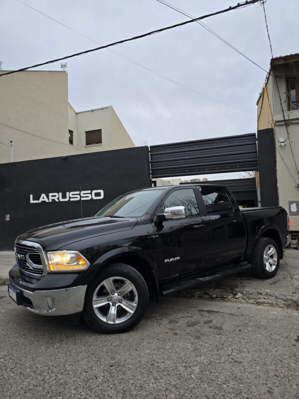 RAM LARAMIE 5.7 V8 - 2022