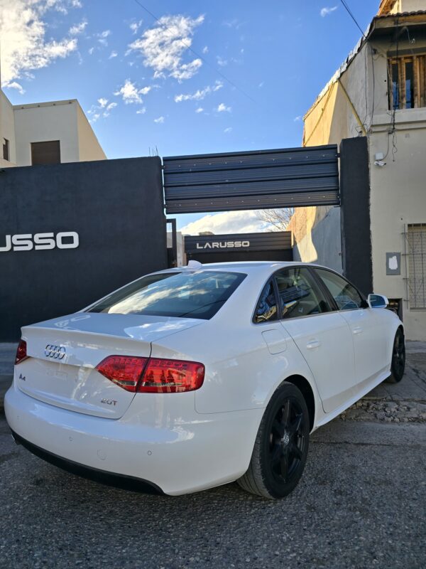A4 2.0T AMBITION - 2011 - Image 3
