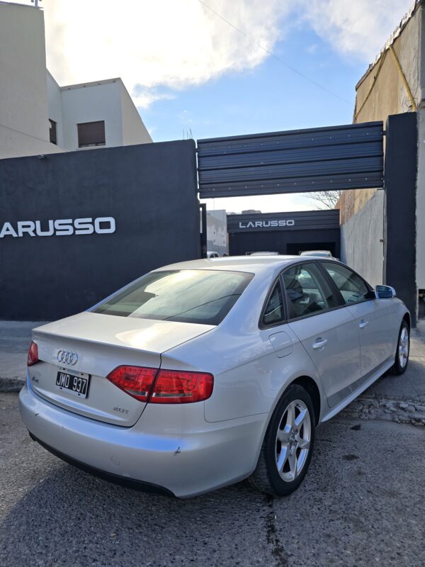 A4 2.0 T AMBITION - 2011 - Image 2