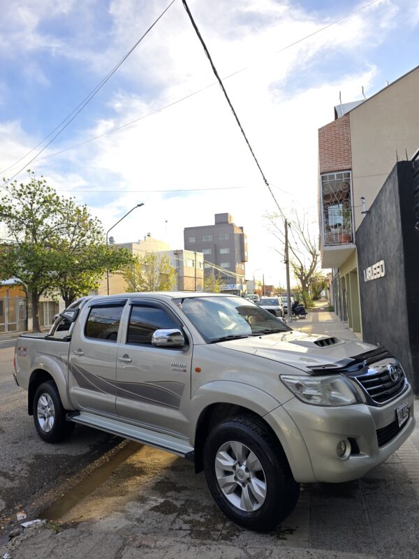 HILUX SR 3.0 4X2 - 2012 - Image 3